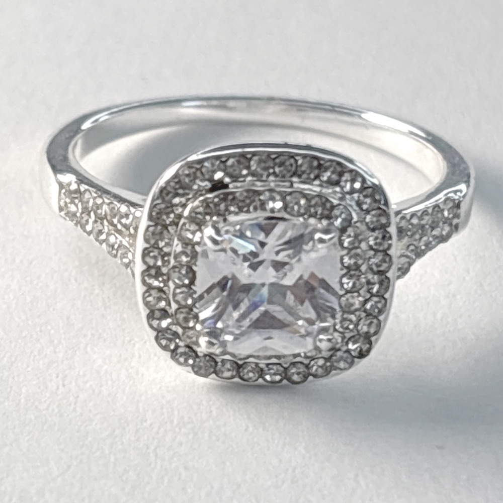 Ring Cubic Zirconia Double Halo Cushion Cut Engagement New - Picture 3 of 3